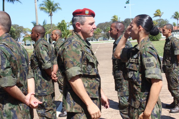 O desafio de ser uma mulher paraquedista - Força Aérea Brasileira